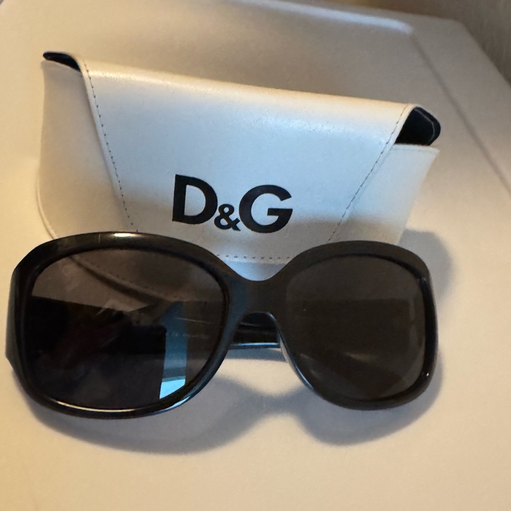 D&G Elegant Black Sunglasses with White Case